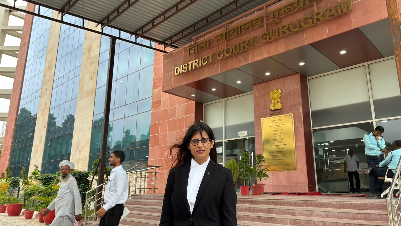 Adv. Swati Suman at court premises